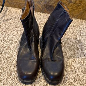 Enzo Angiolini Dark Rich Brown Italian Leather Boots woman’s Size 9